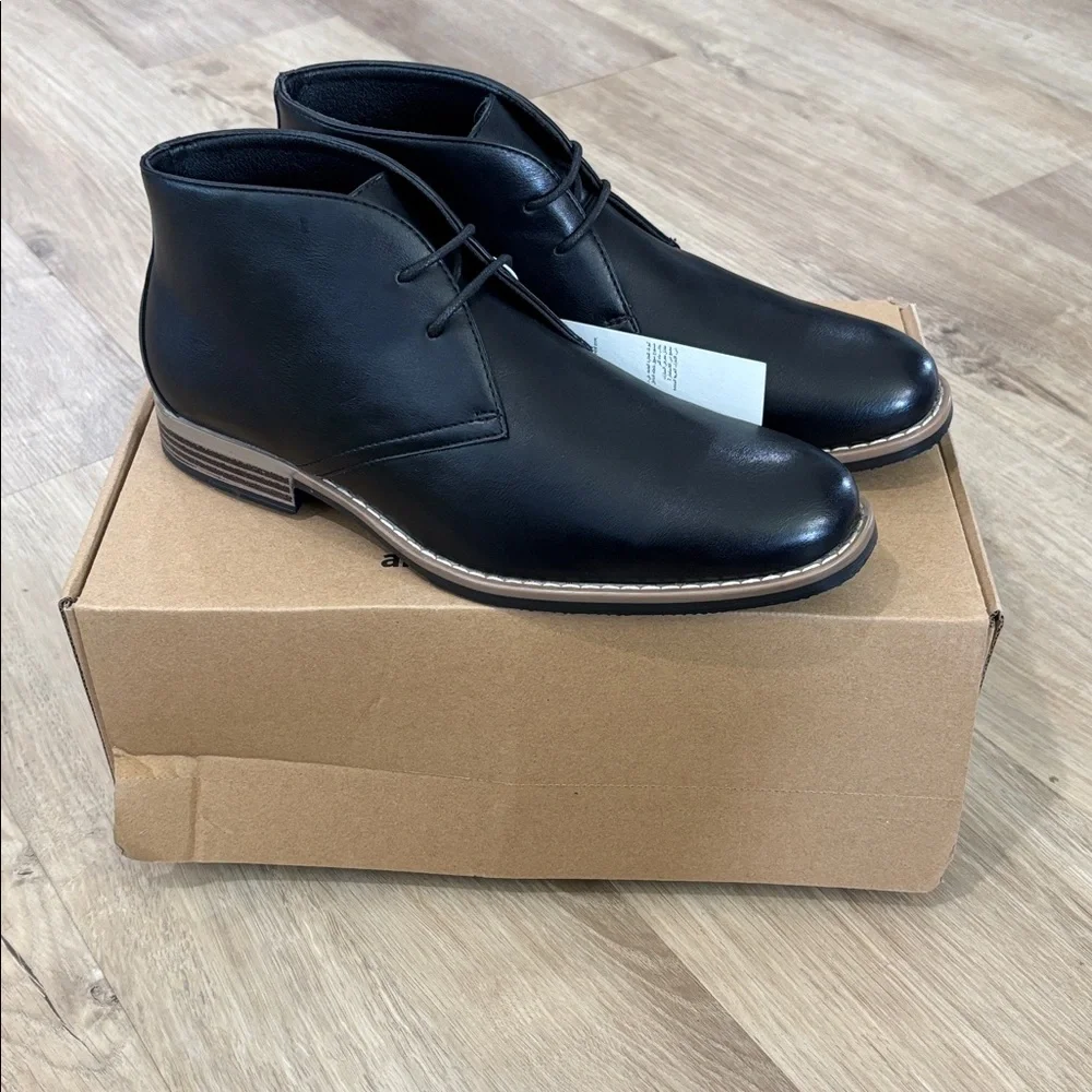 NEW Men’s Amazon Essentials Desert Chukka Boots